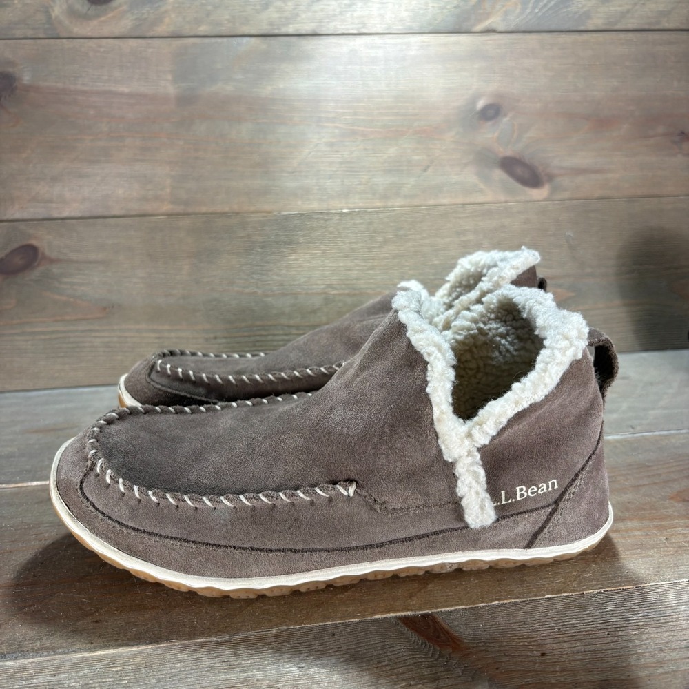 LL Bean Mountain Womens size 7 shoes Brown Suede moccasin slippers